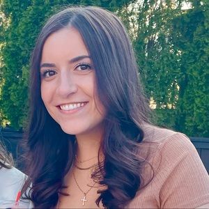 Meet your Posher, Emily